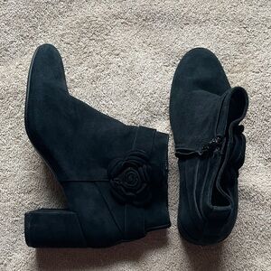 Taryn Rose 6 Black Ankle Boots with Rose Accent